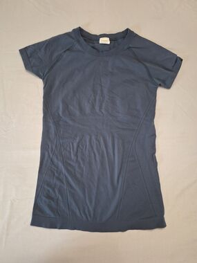 Athleta Short Sleeve Athletic Crew Tee - Slate Blue Fitted Fitness